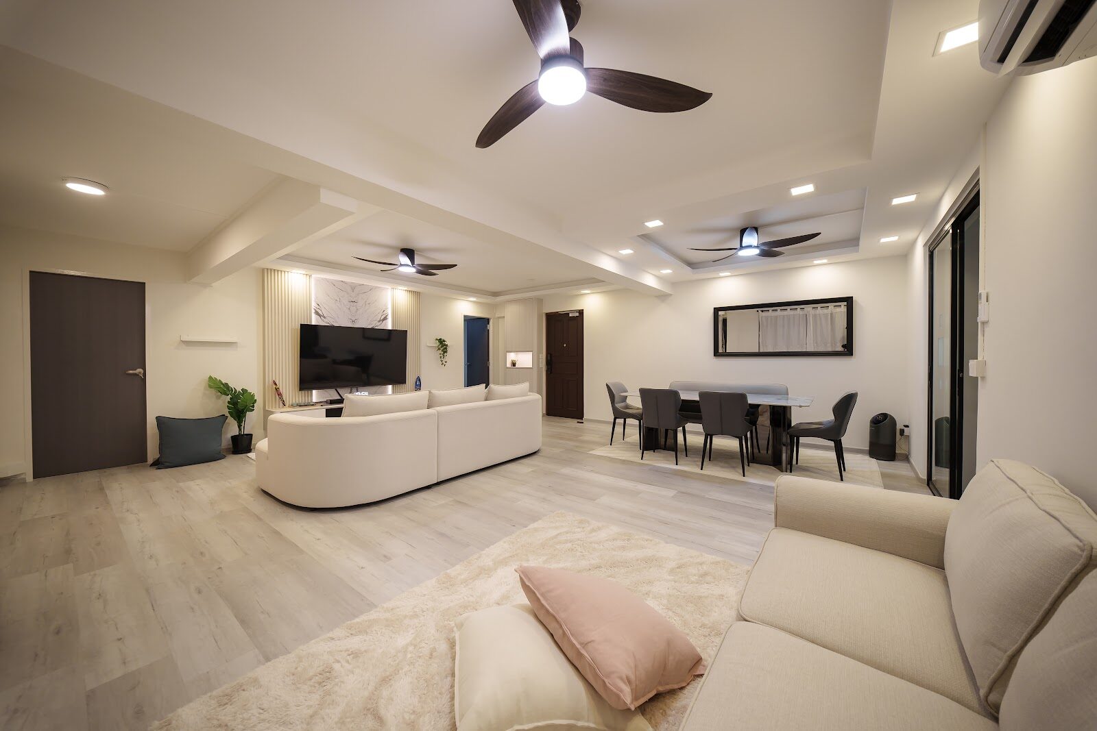 Living and dining, 224 Chua Chu Kang Central by Aura Design & Co.